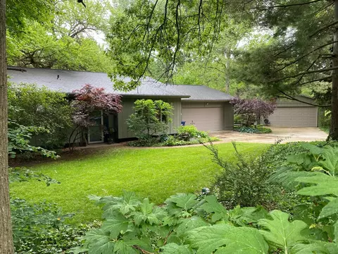 1167 Laura Dr, Monticello, IL 61856