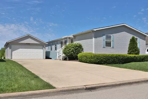 22948 S Pinehurst Dr, Frankfort, IL 60423