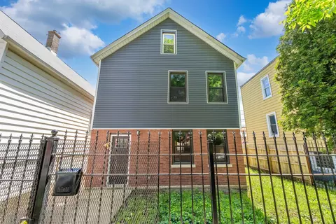 4435 W Carroll Ave, Chicago, IL 60624
