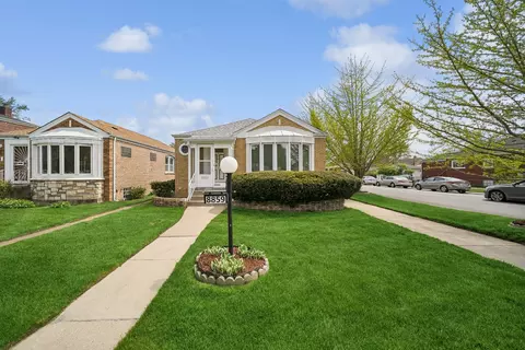 8859 S Clyde Ave, Chicago, IL 60617