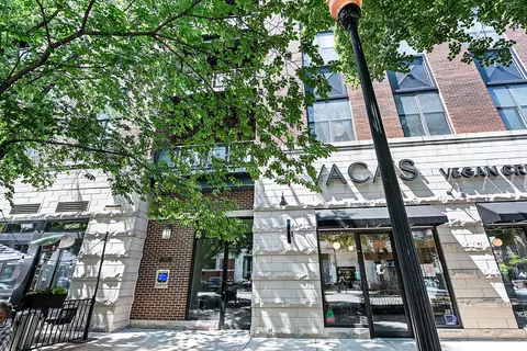 2326 W Giddings St #205, Chicago, IL 60625