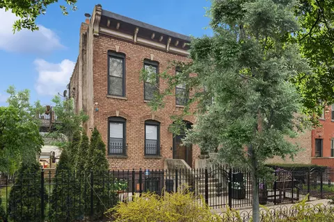 904 S Claremont St, Chicago, IL 60612