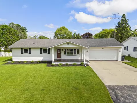 53 W Carol Ave, Cortland, IL 60112