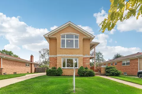 8717 N Ozanam Ave, Niles, IL 60714