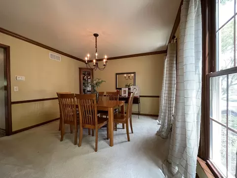 2006 Dorset Dr, Wheaton, IL 60189 photo 5