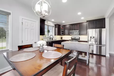 Kitchen - 1266 Falcon Ridge Dr, Elgin, IL 60124 photo 4 of 4