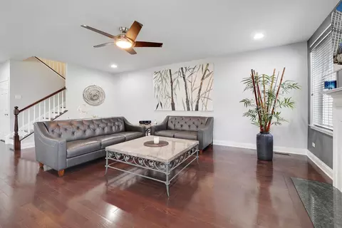 Living - 1266 Falcon Ridge Dr, Elgin, IL 60124 photo 2 of 3