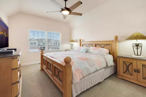 Bedroom - 1266 Falcon Ridge Dr, Elgin, IL 60124 photo 2 of 3
