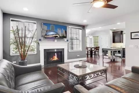 Living - 1266 Falcon Ridge Dr, Elgin, IL 60124 photo 3 of 3