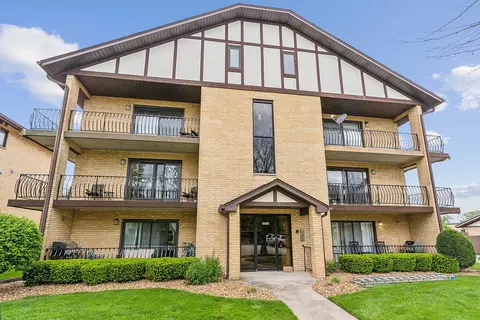 17950 Royal Oak Ct #2S, Tinley Park, IL 60477