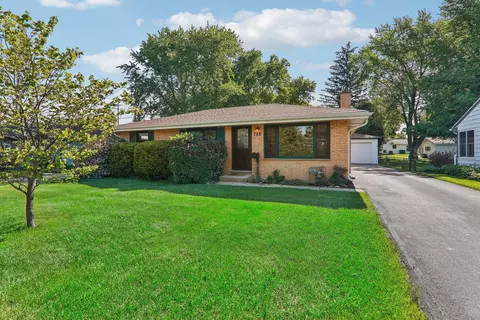 725 N Lake St, Grayslake, IL 60030