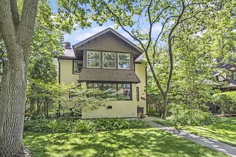 2732 Hartzell St, Evanston, IL 60201