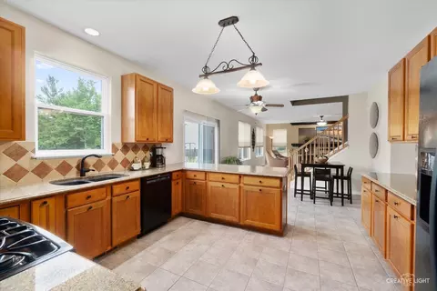 Kitchen - 2564 Lambert Dr, Aurora, IL 60503 photo 4 of 4