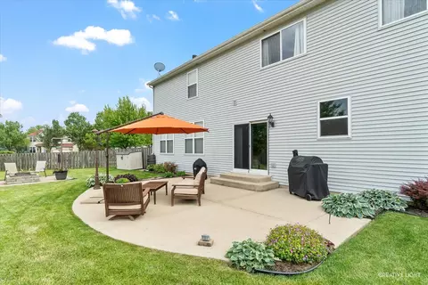 Exterior - 2564 Lambert Dr, Aurora, IL 60503 photo 3 of 4