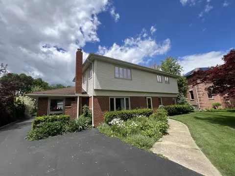 206 E School Ln, Prospect Heights, IL 60070