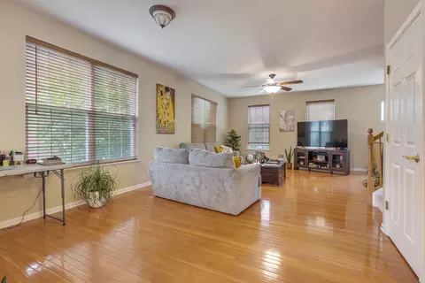 Living - 1620 Edinburgh Dr, Bartlett, IL 60103 photo 4 of 4