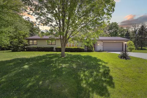 2425 Lund Ave, Rockford, IL 61109