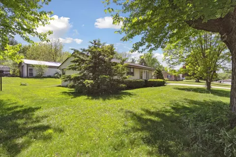 2425 Lund Ave, Rockford, IL 61109 photo 2