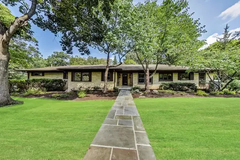 380 Oakdale Ave, Lake Forest, IL 60045