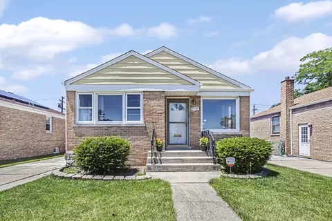 2930 Ernst St, Franklin Park, IL 60131