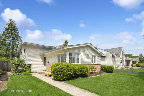 746 S Saylor Ave, Elmhurst, IL 60126