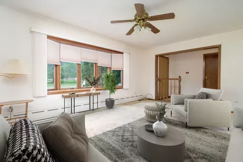 Living - 428 E 18th St, Lockport, IL 60441 photo 1 of 5