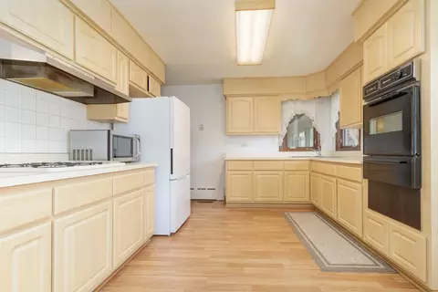 Kitchen - 428 E 18th St, Lockport, IL 60441 photo 1 of 3