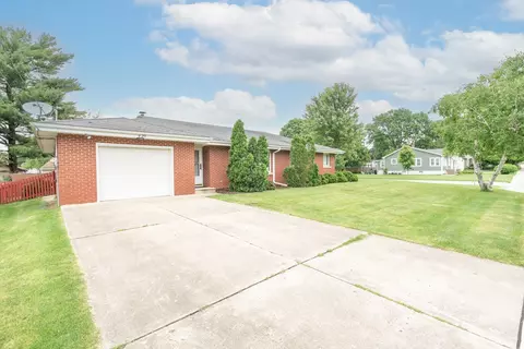 Exterior - 428 E 18th St, Lockport, IL 60441 photo 5 of 11