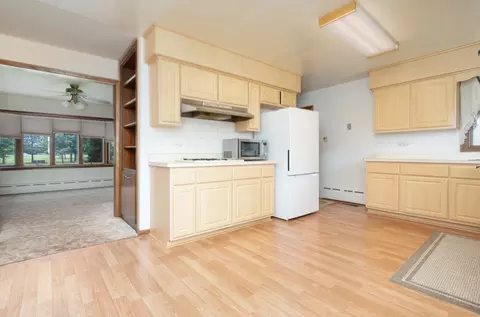 Kitchen - 428 E 18th St, Lockport, IL 60441 photo 2 of 3
