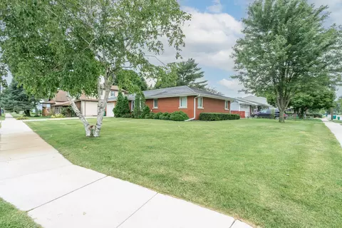 Exterior - 428 E 18th St, Lockport, IL 60441 photo 8 of 11