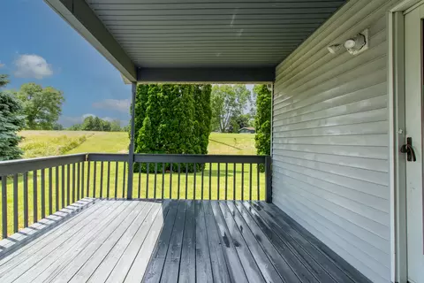 Exterior - 113 Cedar Dr, Clinton, IL 61727 photo 6 of 9