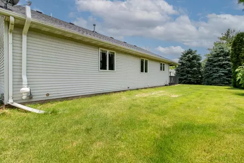Exterior - 113 Cedar Dr, Clinton, IL 61727 photo 3 of 9