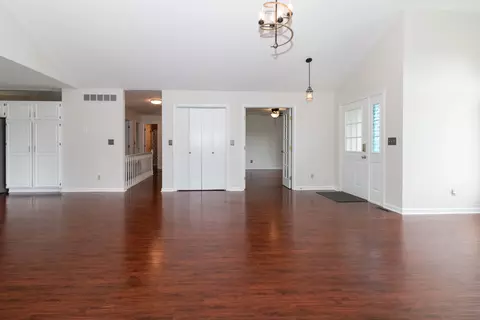 Living - 113 Cedar Dr, Clinton, IL 61727 photo 7 of 8
