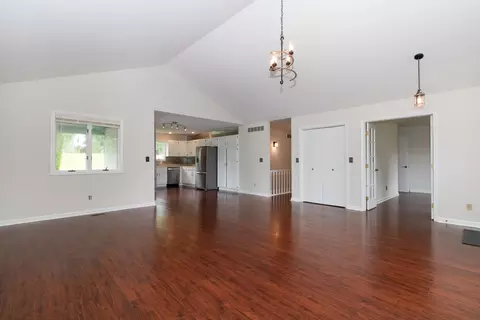 Living - 113 Cedar Dr, Clinton, IL 61727 photo 3 of 8