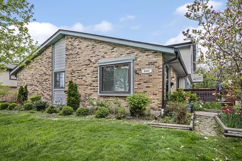 8330 Portsmouth Dr #C, Darien, IL 60561