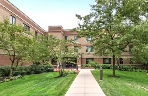 891 Central Ave #333, Highland Park, IL 60035