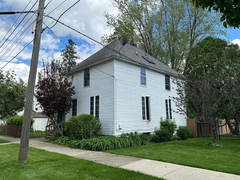 613 Washburn St, Elgin, IL 60123 photo 2