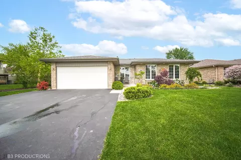 8914 Westwood Dr, Orland Hills, IL 60487