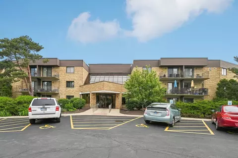 5600 Astor Ln #314, Rolling Meadows, IL 60008