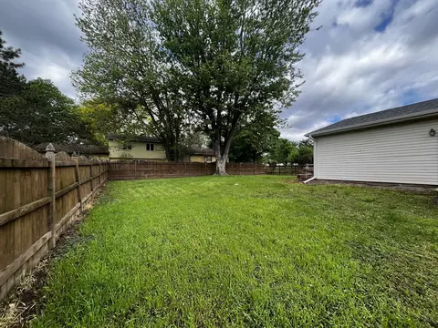 Exterior - 20 Yardley Dr, Spring Valley, IL 61362 photo 3 of 4