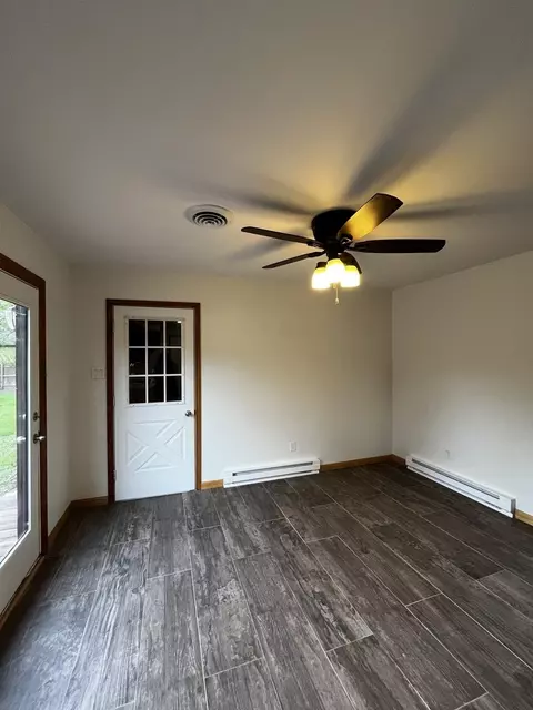 Living - 20 Yardley Dr, Spring Valley, IL 61362 photo 3 of 3