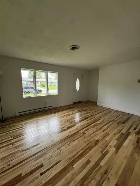 Living - 20 Yardley Dr, Spring Valley, IL 61362 photo 1 of 3
