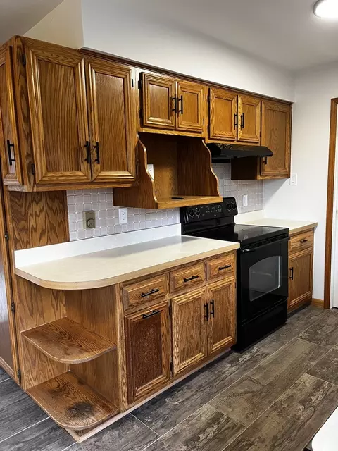 Kitchen - 20 Yardley Dr, Spring Valley, IL 61362 photo 2 of 5