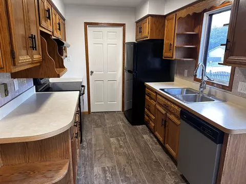 Kitchen - 20 Yardley Dr, Spring Valley, IL 61362 photo 1 of 5