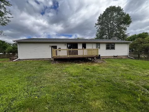 Exterior - 20 Yardley Dr, Spring Valley, IL 61362 photo 2 of 4