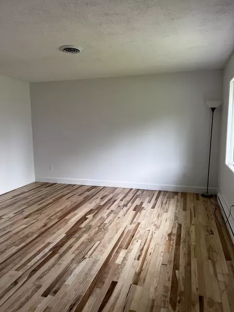 Living - 20 Yardley Dr, Spring Valley, IL 61362 photo 2 of 3
