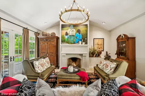 Living - 409 S Mitchell Ave, Elmhurst, IL 60126 photo 1 of 5