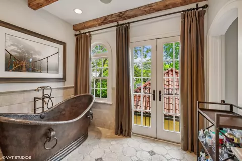 Bath - 409 S Mitchell Ave, Elmhurst, IL 60126 photo 4 of 5