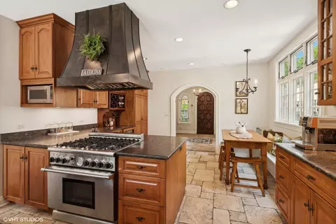 Kitchen - 409 S Mitchell Ave, Elmhurst, IL 60126 photo 3 of 3