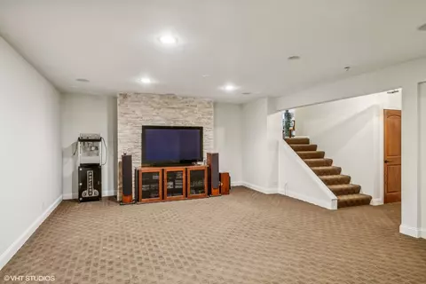 Living - 409 S Mitchell Ave, Elmhurst, IL 60126 photo 5 of 5